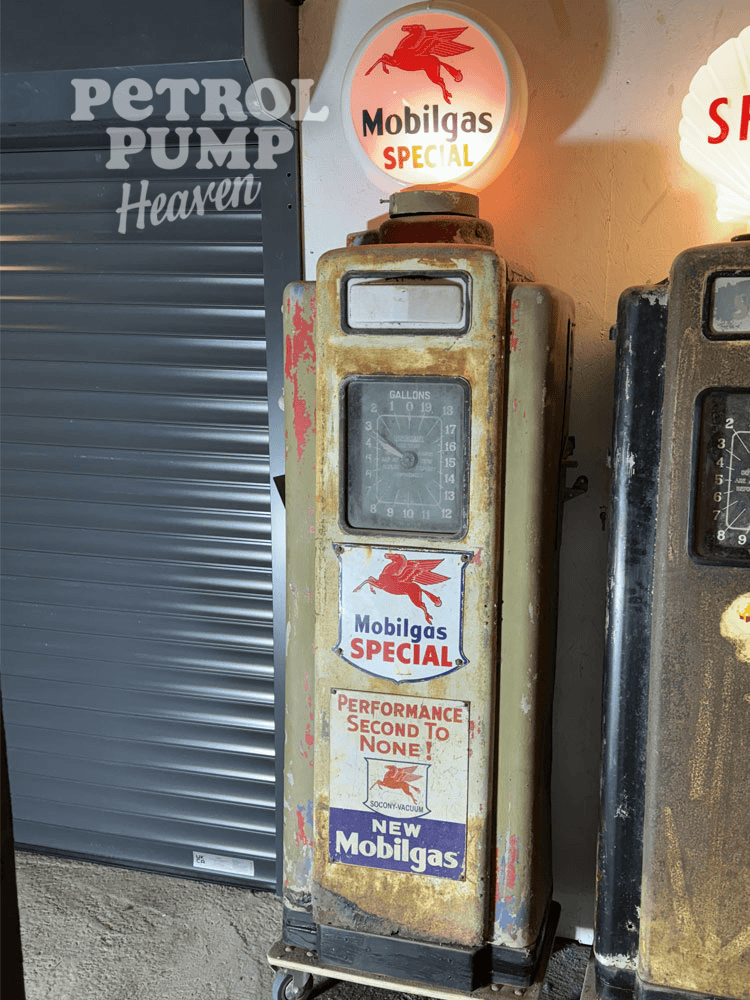 1950's Mobilgas Wayne Pump with repro globe